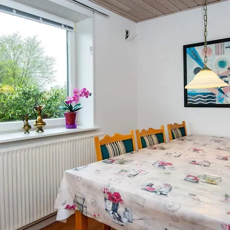 Holiday home 6 Person In Skaerbaek-by Traum