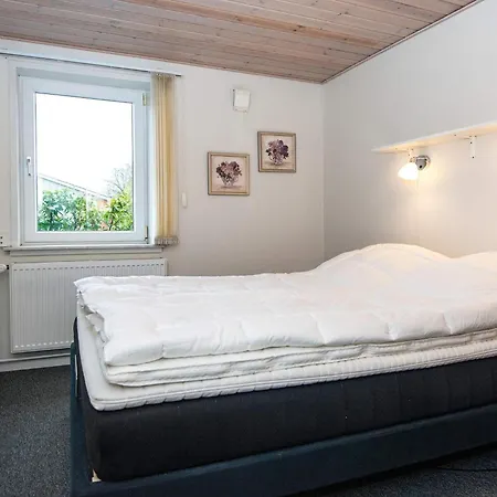 Holiday home 6 Person In Skaerbaek-by Traum